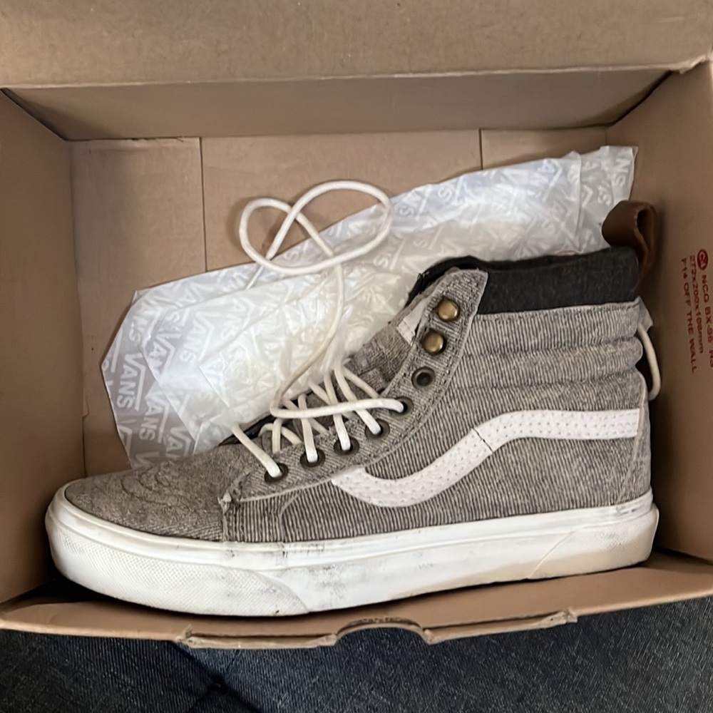 Vans - Picture 2 of 3